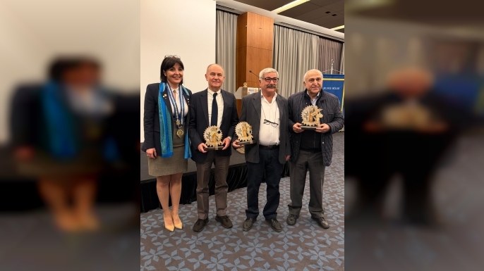 Adana Rotary Kulubü’nden; bilim, sanat ve sinemada meslek ödülleri dağıtıldı