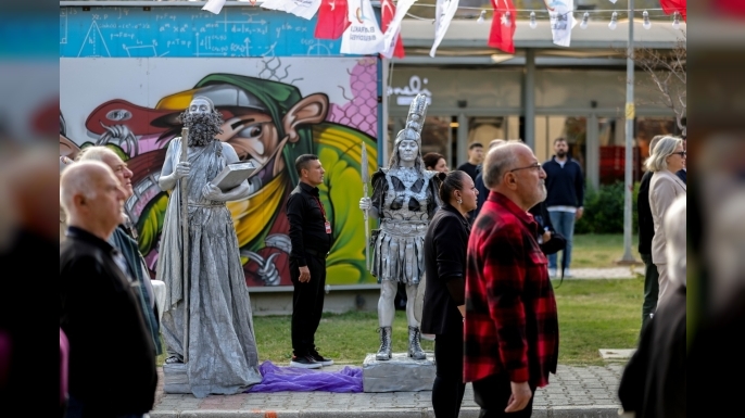BAYRAKLI’DA HOMEROS’UN İZİNDE EDEBİYAT VE SANAT BULUŞMASI
